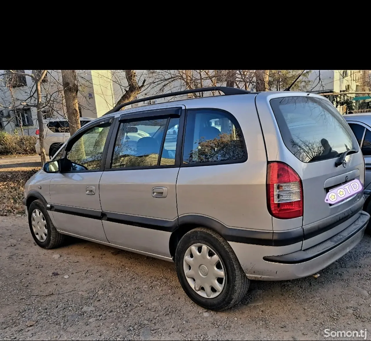 Opel Zafira 2004 · 1.8 MT