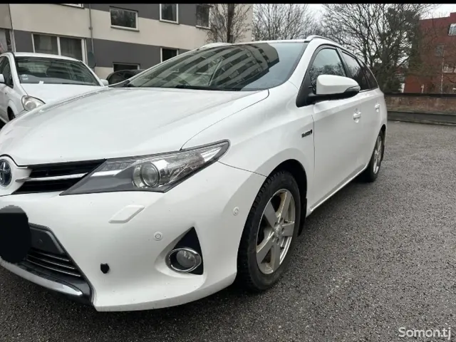 Toyota Auris 2014 · 1.8 AT