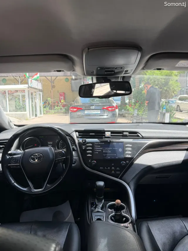 Toyota Camry 2020 · 3.5 AT