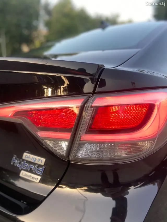 Hyundai Sonata 2017 · 2.4 AT
