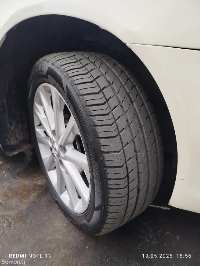 Toyota Camry 2004 · 2.4 AT