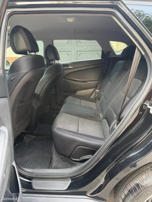 Hyundai Tucson 2016 · 1.6 AT