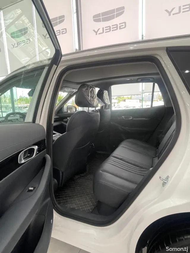 Geely Galaxy E5 2025 · AT