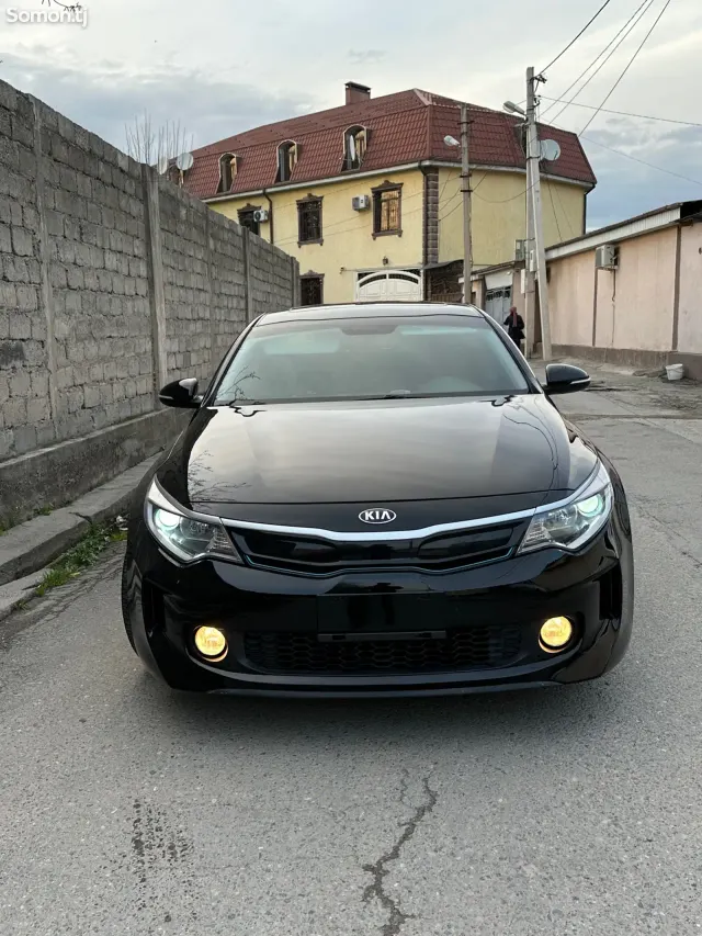 Kia K5 2018 · 2.0 AT