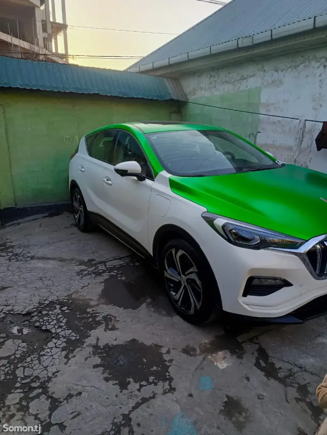 Hongqi E-HS3 2019 · AMT