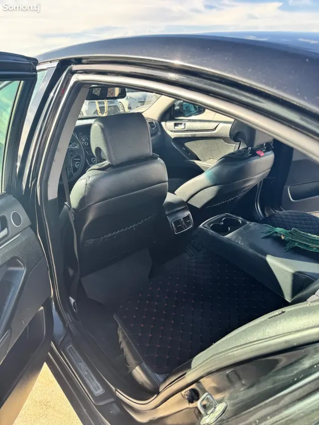 Kia K7 2013 · 2.4 AT