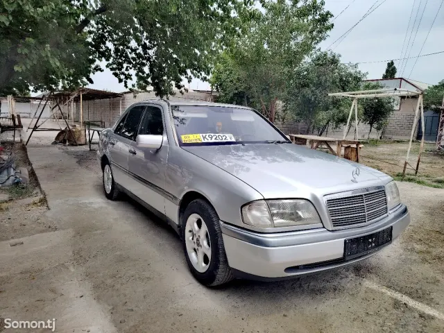 Mercedes-Benz C class 1995 · 2.0 MT