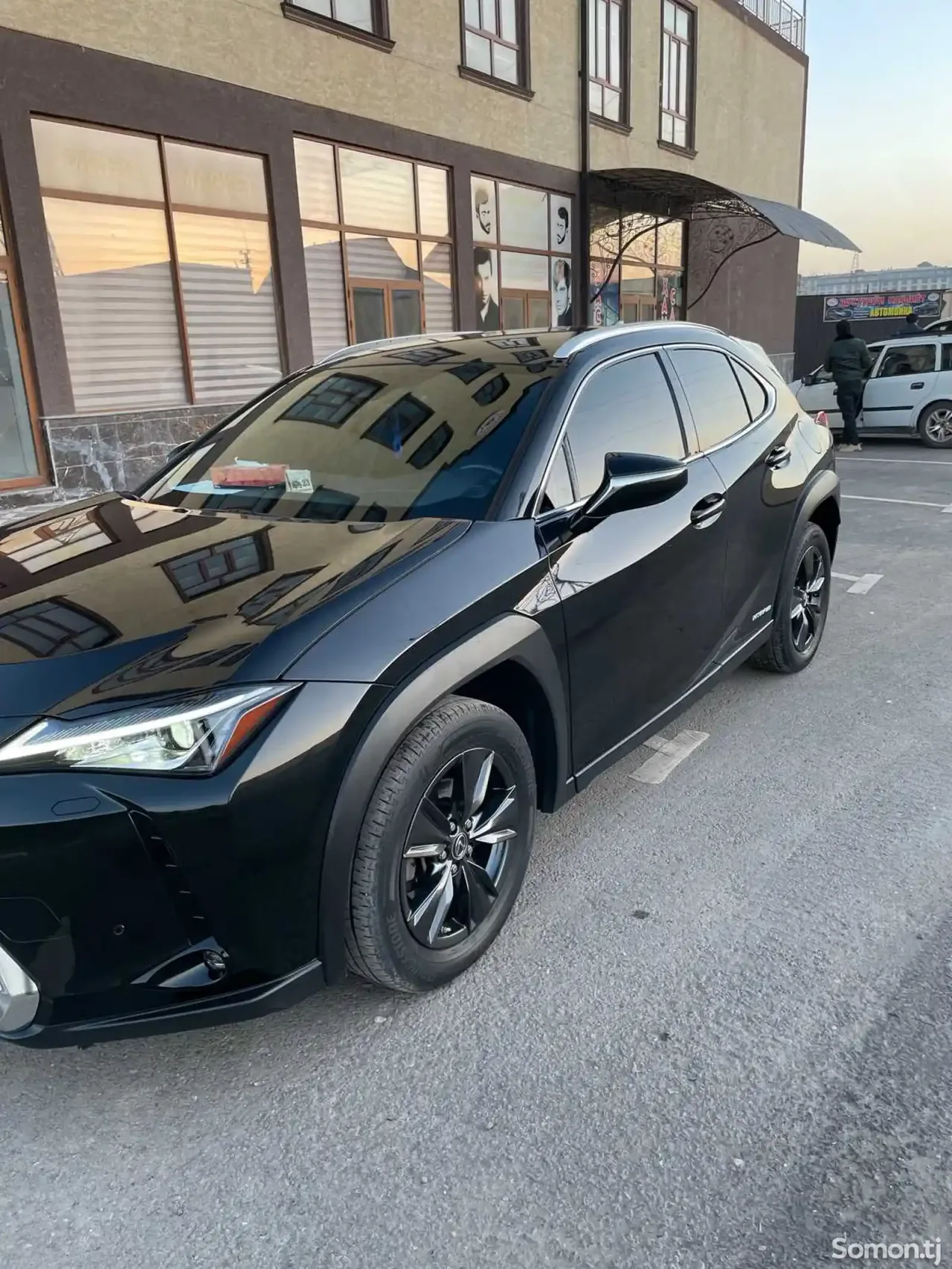 Lexus UX series 2021 · 2.5 AT
