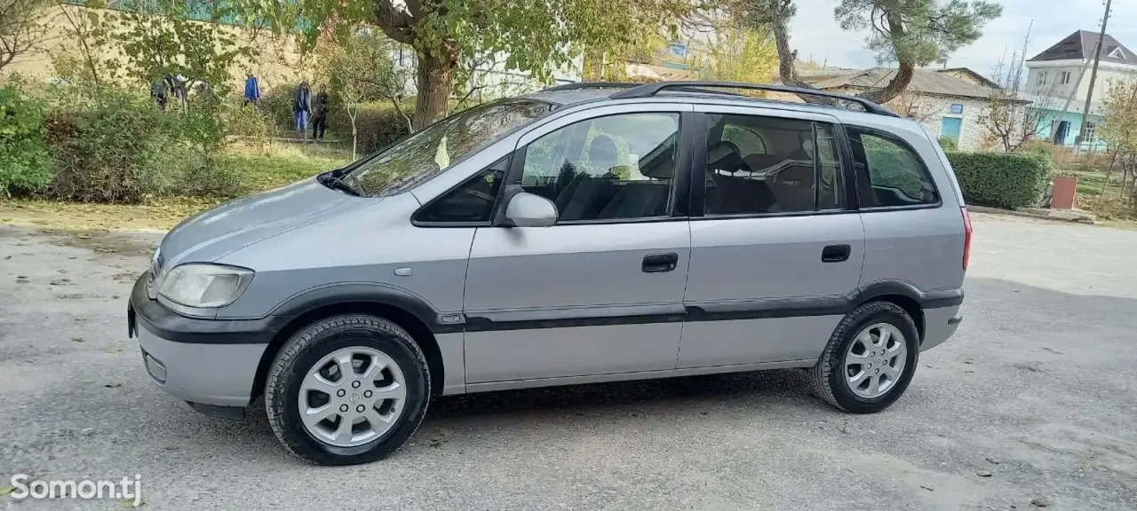 Opel Zafira 2001 · 2.2 AT