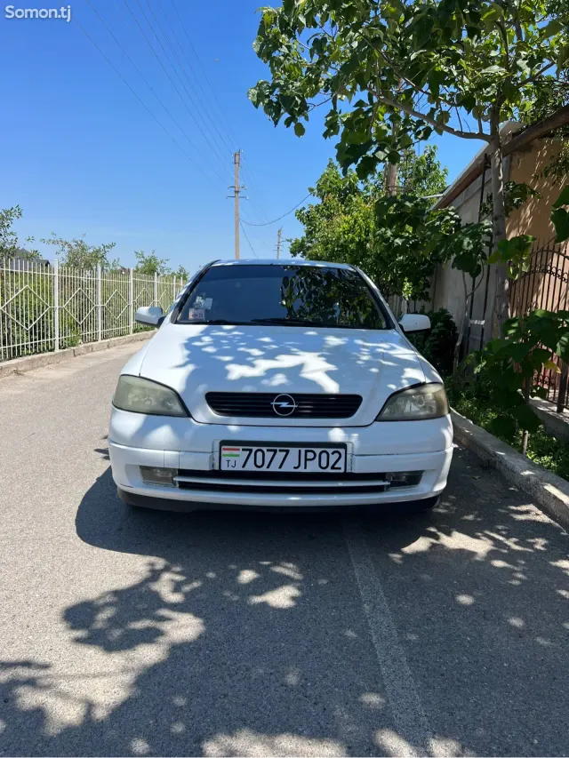 Opel Astra G 1999 · 1.6 MT