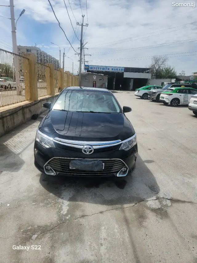 Toyota Camry 2016 · 2.0 AT