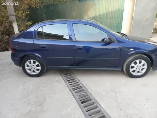Opel Astra G 1999 · 1.6 MT