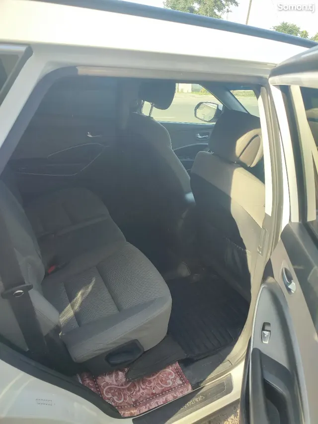 Hyundai Santa Fe 2015 · 3.3 AT