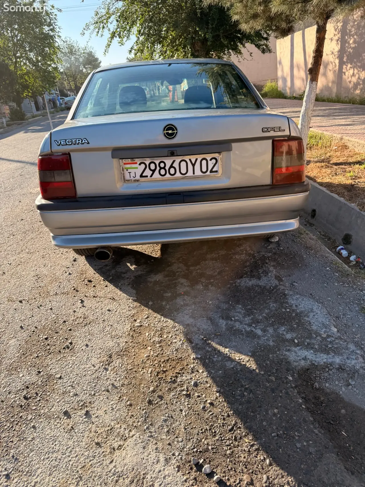 Opel Vectra A 1991 · 1.6 MT