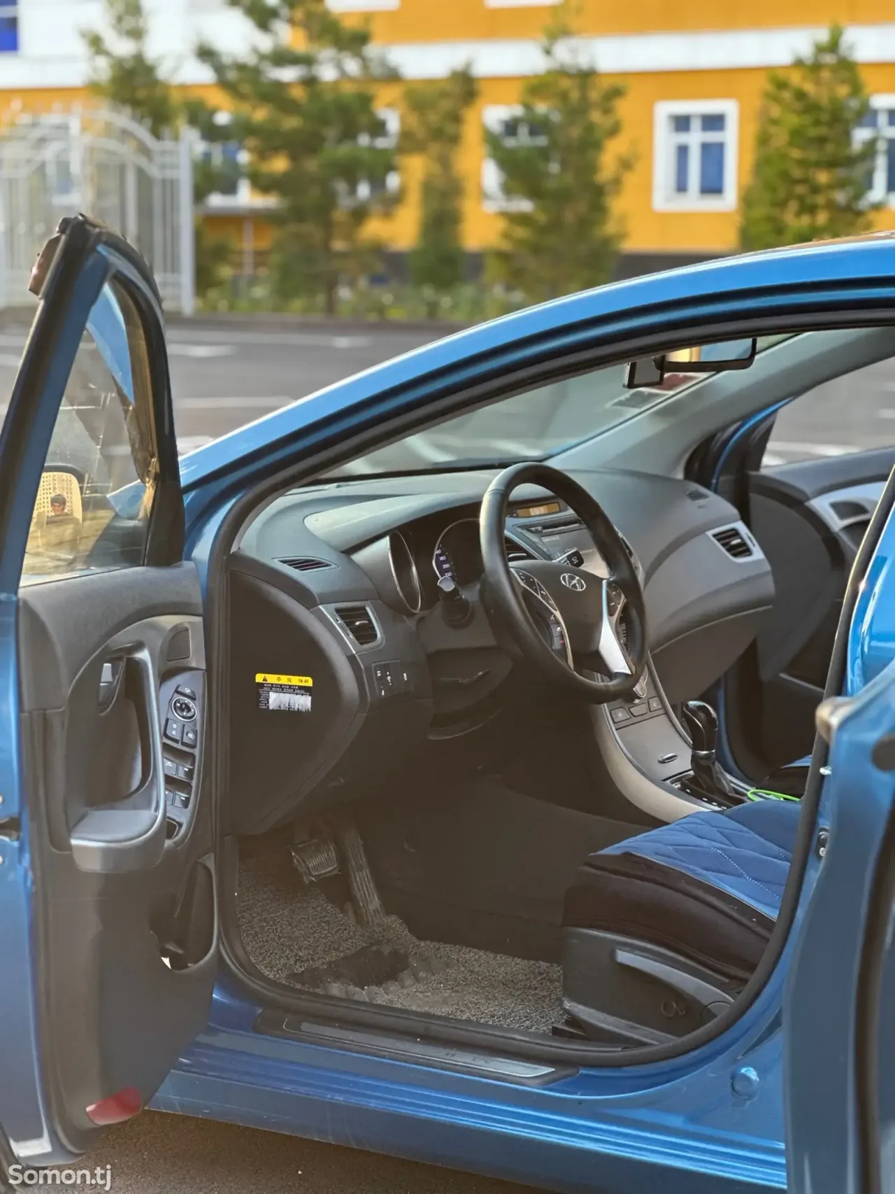 Hyundai Avante 2014 · 1.6 AT