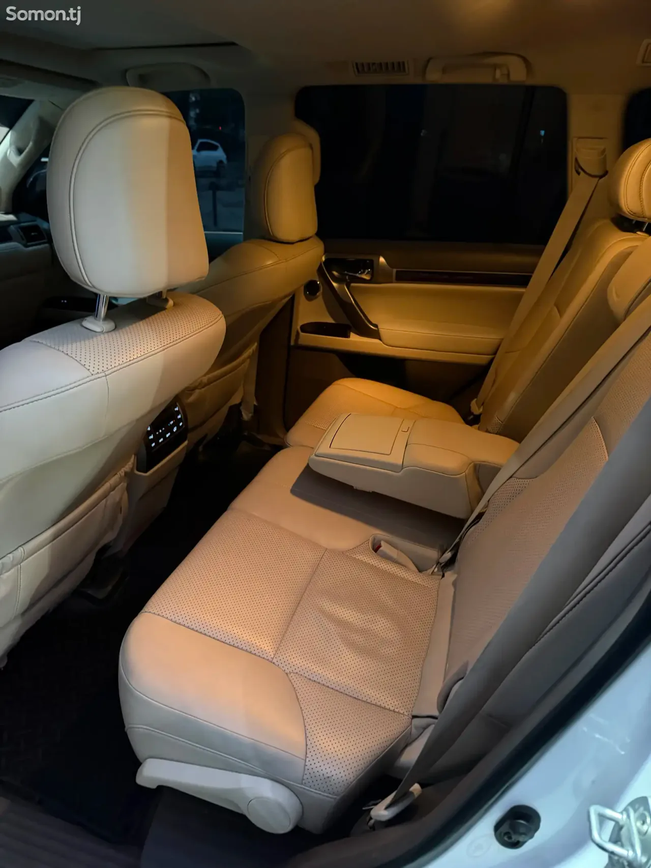 Lexus GX series 2016 · 4.6 AT