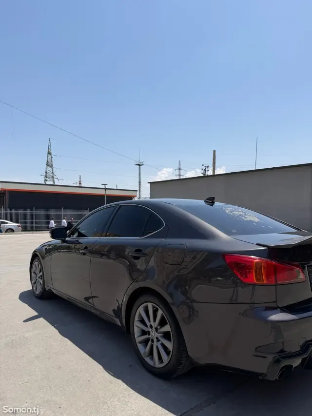 Lexus IS series 2011 · 3.0 AT