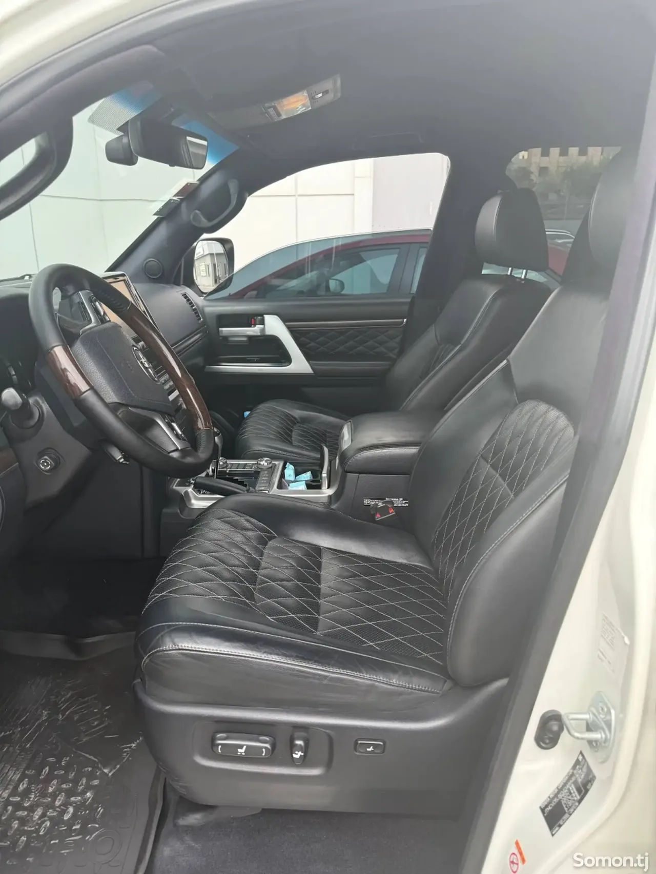 Toyota Land Cruiser 2018 · 4.5 AT