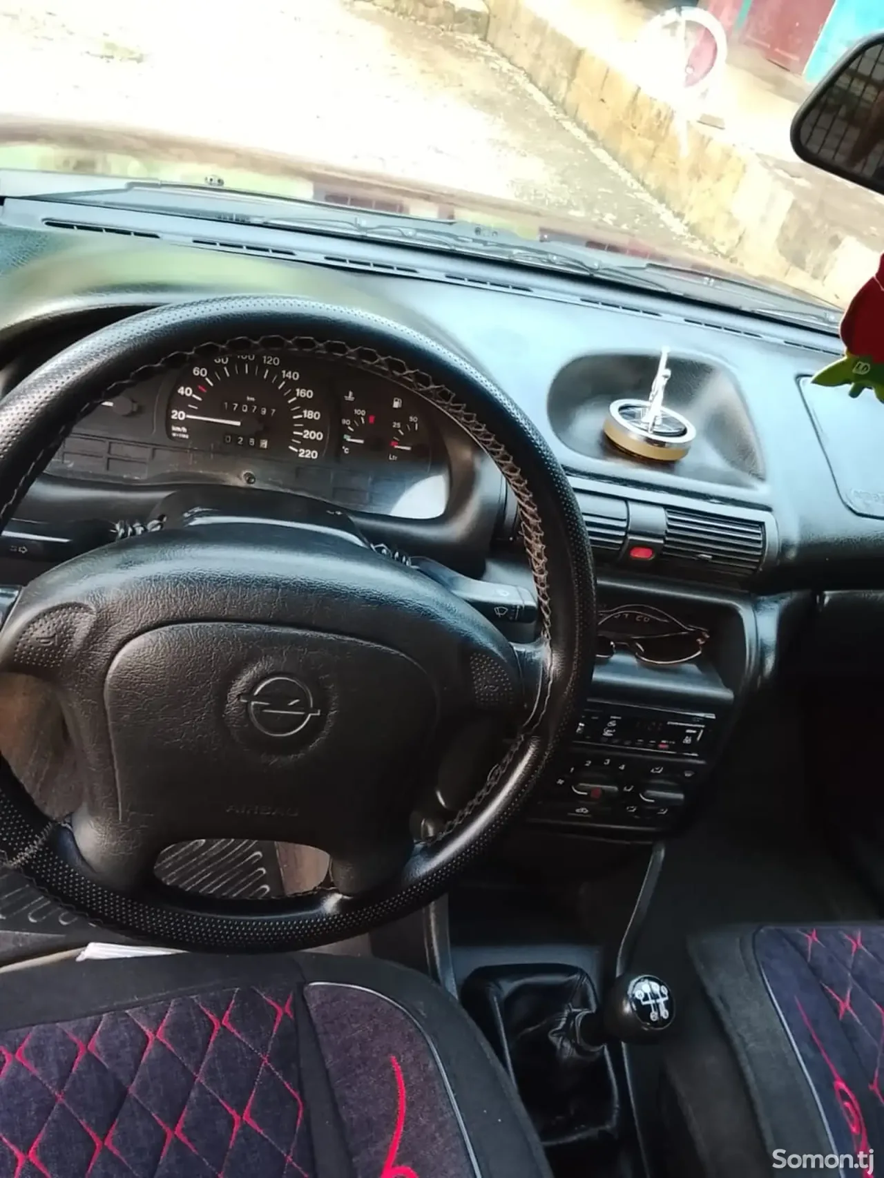 Opel Astra F 1997 · 1.6 MT