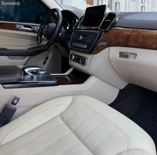 Mercedes-Benz GLS 2017 · 4.5 AT