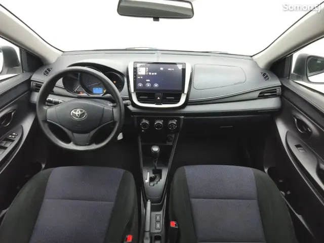 Toyota Yaris 2017 · AT