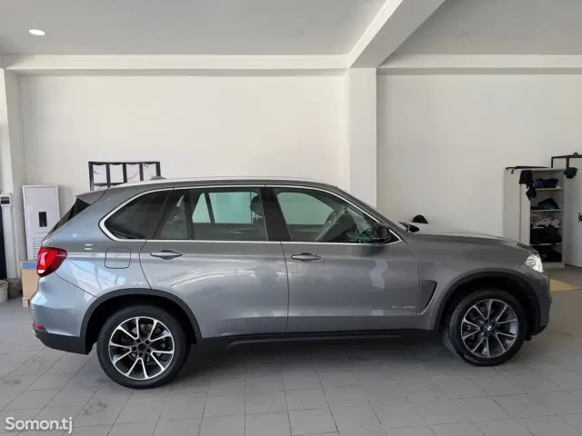 BMW X5 2014 · 2.5 AT