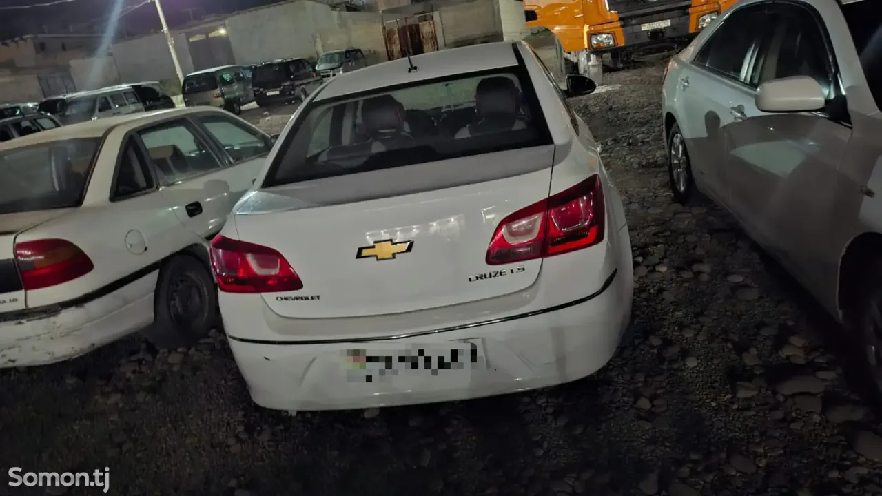 Chevrolet Cruze 2016 · 1.8 AT