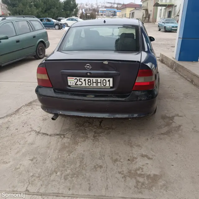 Opel Vectra B 1997 · 1.6 MT
