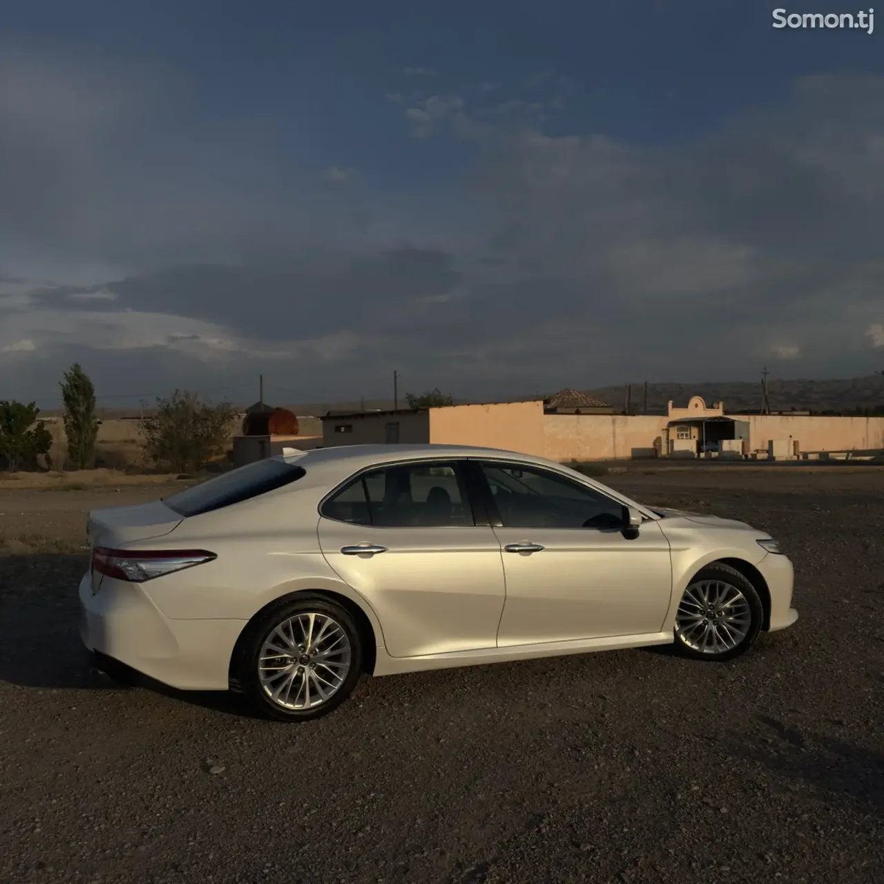 Toyota Camry 2019 · 3.5 AT