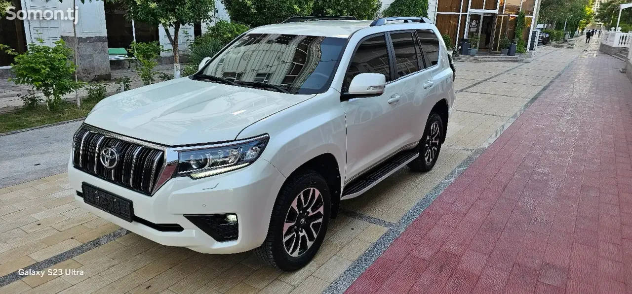 Toyota Land Cruiser Prado 2019 · 2.8 AT