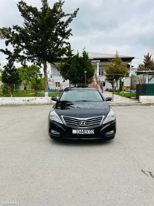 Hyundai Grandeur 2012 · 3.0 AT