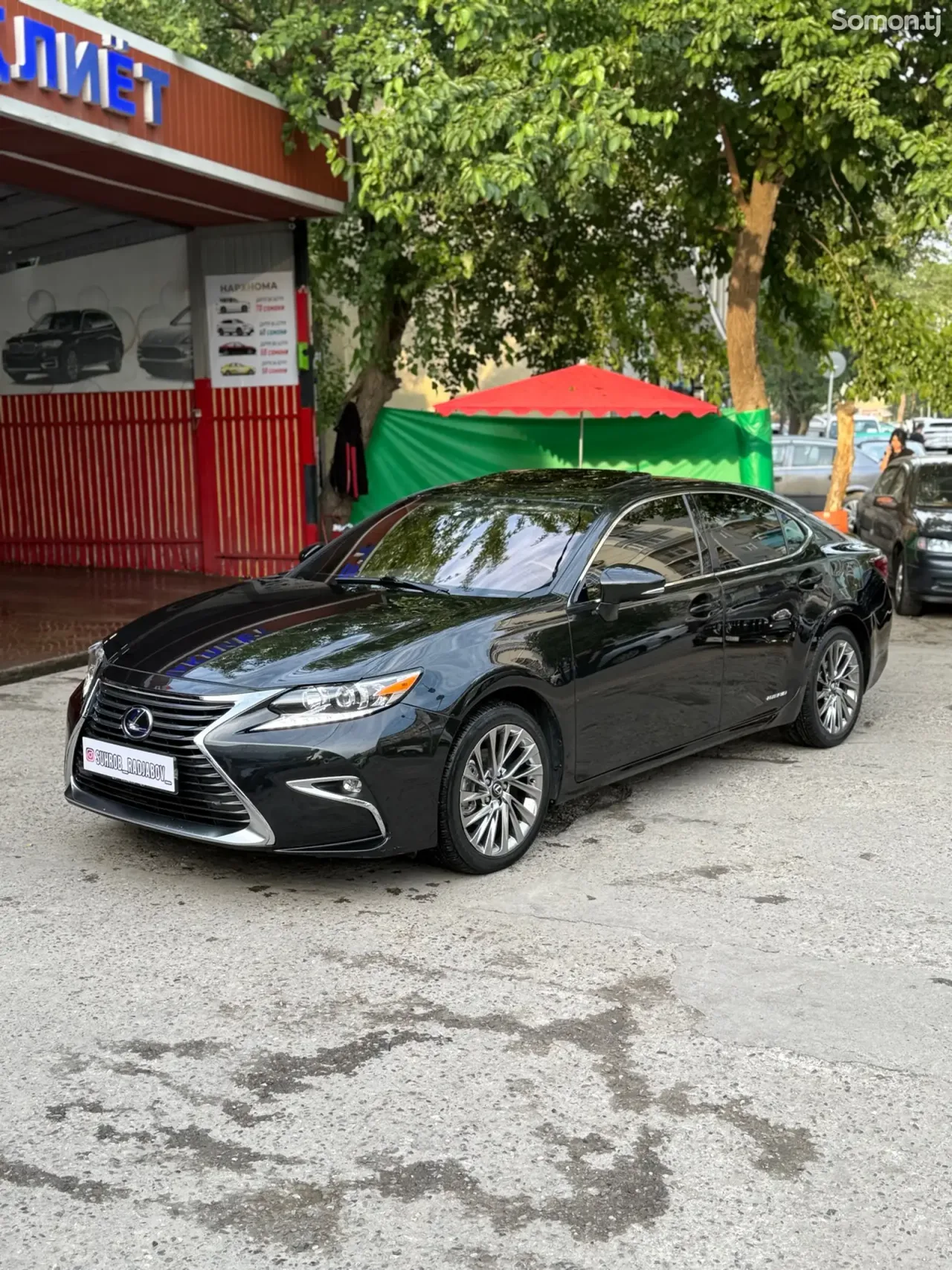 Lexus ES series 2017 · 3.0 AT