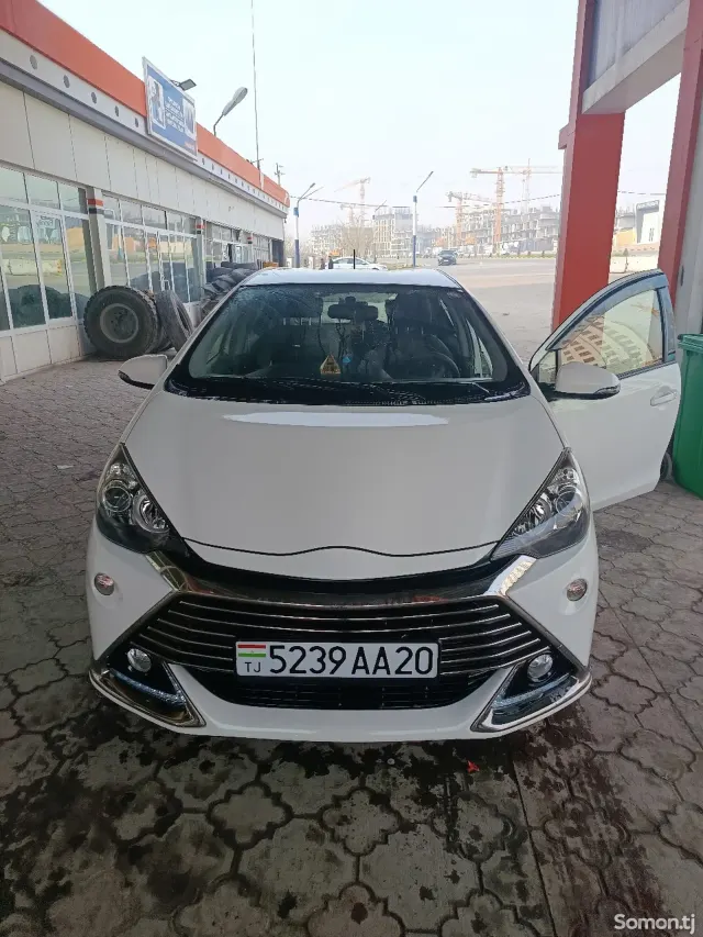 Toyota Aqua 2016 · 1.5 AT