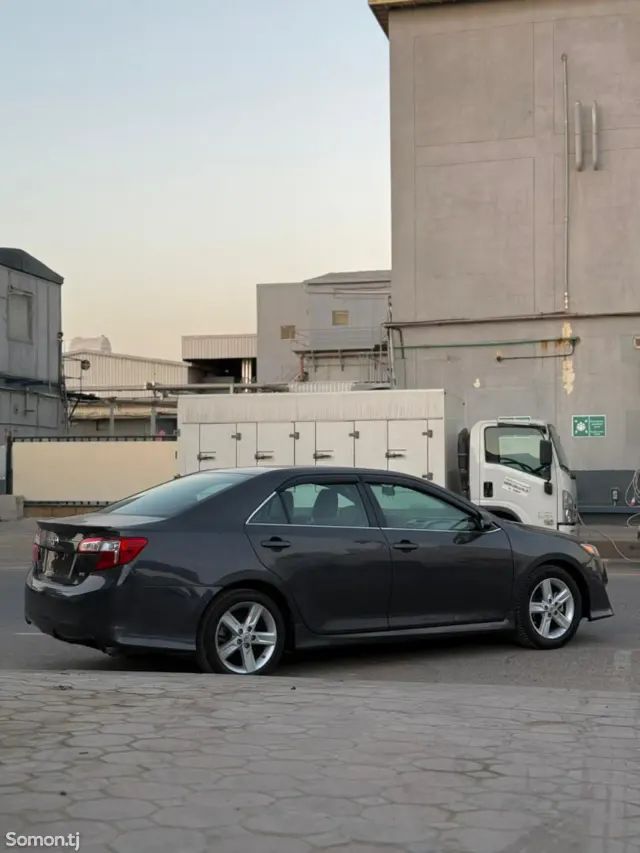 Toyota Camry 2014 · 2.5 AT