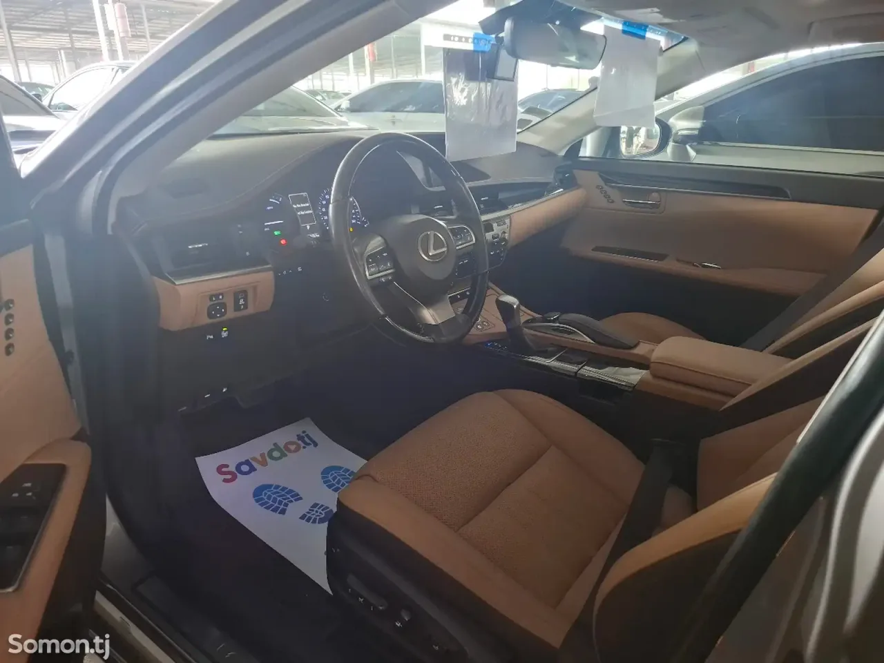 Lexus ES series 2017 · 2.5 AT