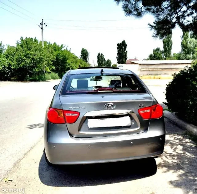 Hyundai Avante 2010 · 1.6 AT