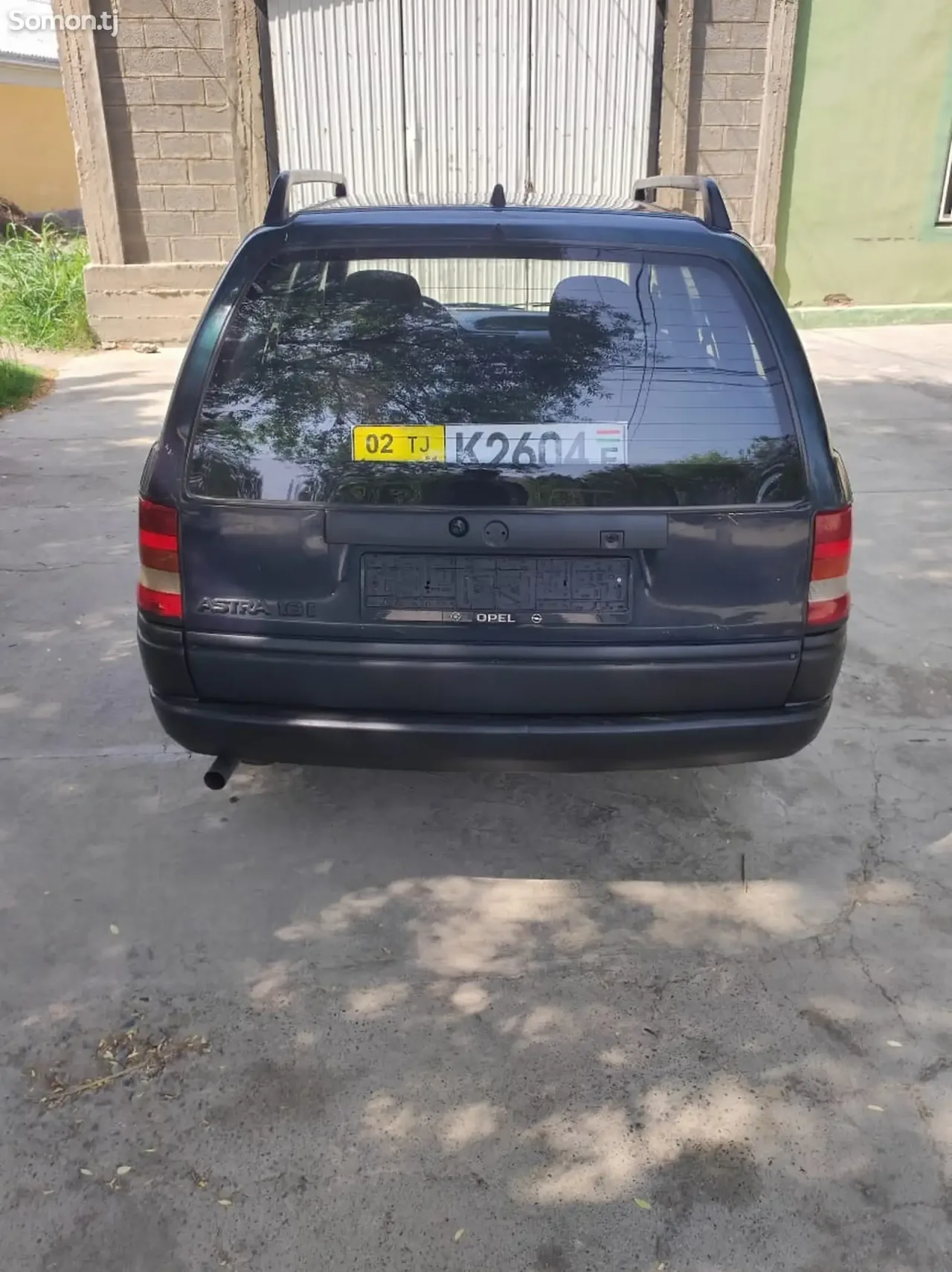 Opel Astra F 1994 · 1.6 MT
