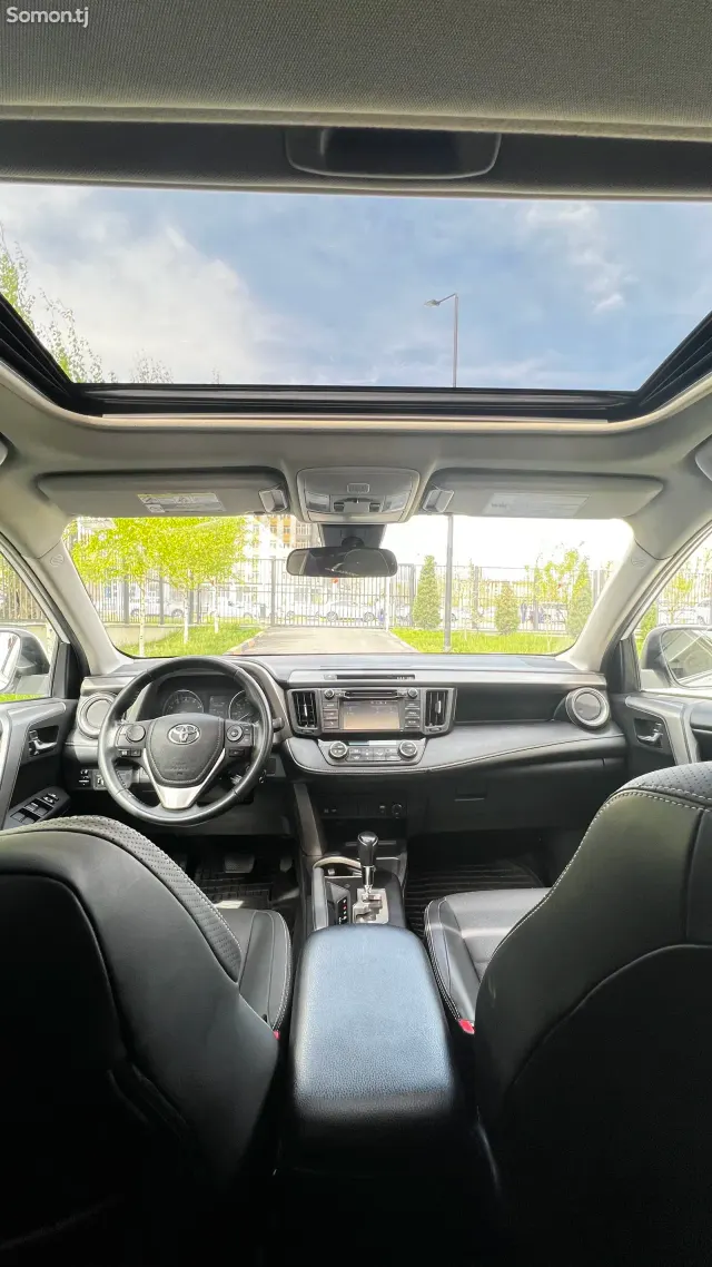 Toyota RAV 4 2018 · 2.5 AT