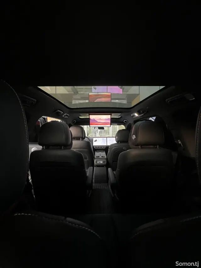 Li Auto (Lixiang) L9 2024 · 1.5 AT