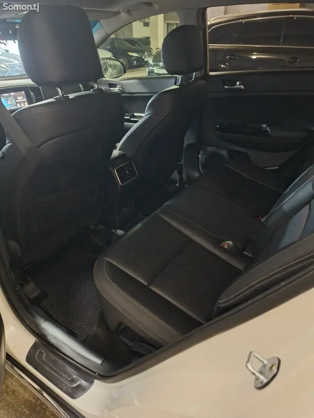 Kia Sportage 2015 · 2.0 AT