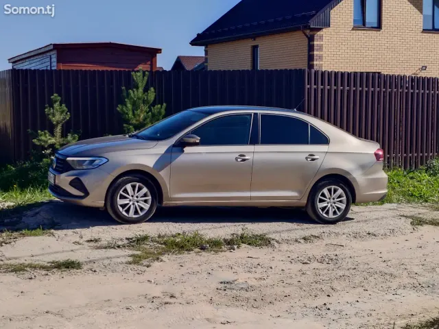 Volkswagen Polo 2021 · 1.6 AT