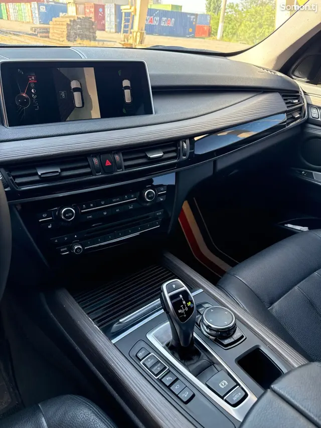 BMW X5 2016 · 3.0 AT