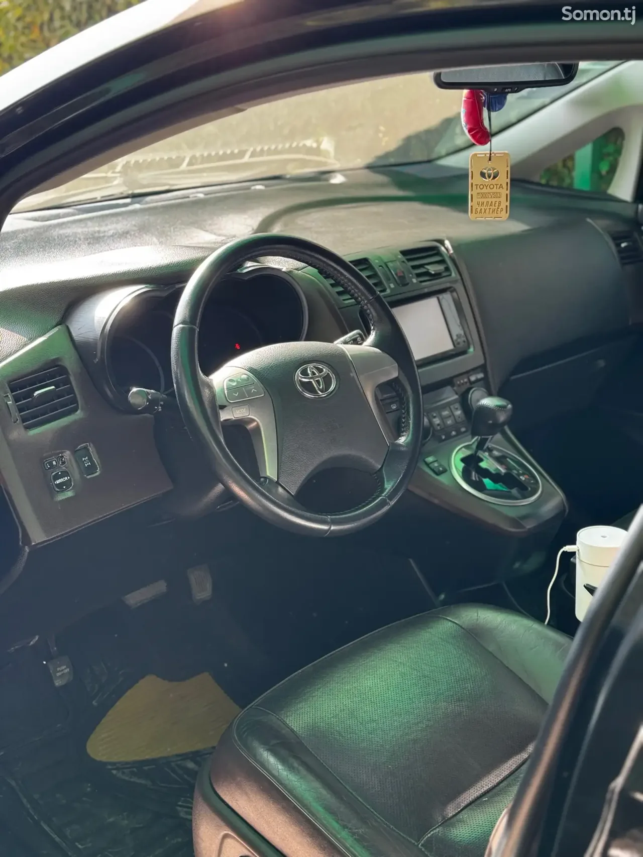 Toyota Mark X ZiO 2010 · 2.4 AT