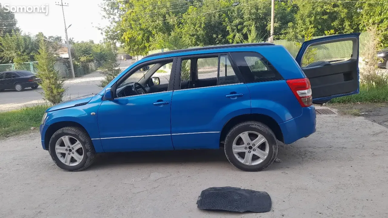Suzuki Grand Vitara 2008 · 2.5 AT
