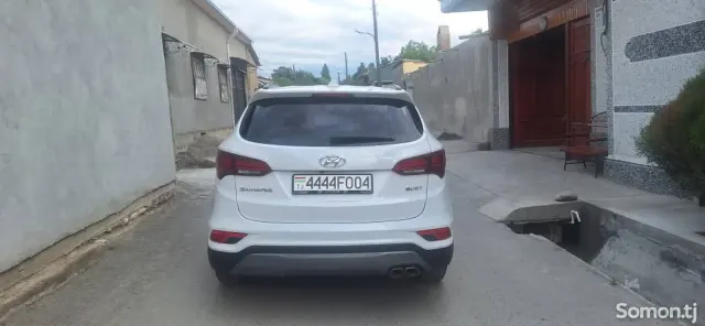 Hyundai Santa Fe 2016 · 2.0 AT