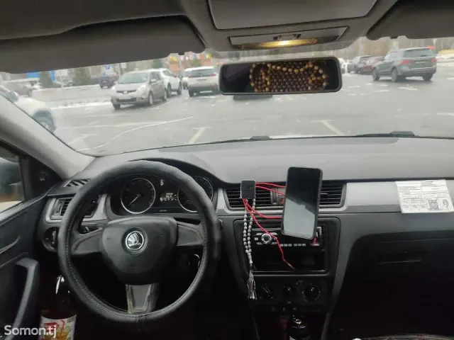 Skoda Rapid 2015 · 1.6 MT