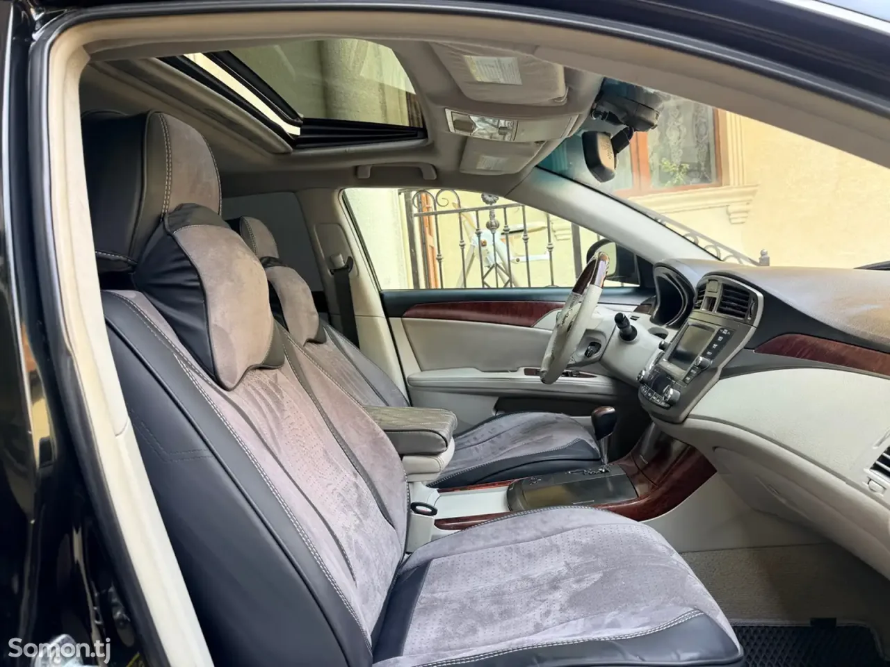 Toyota Avalon 2011 · 3.5 AT