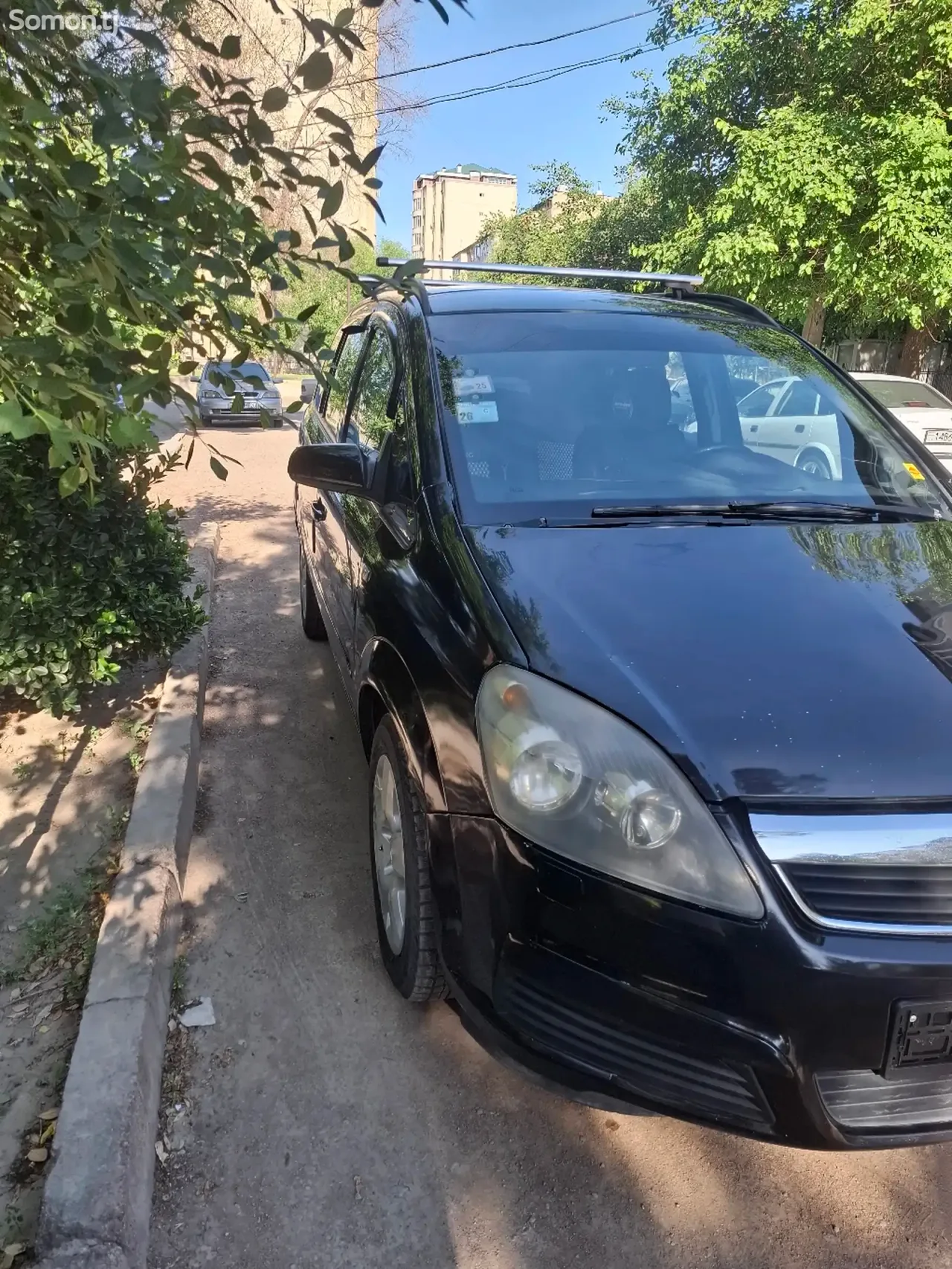 Opel Zafira 2006 · 1.9 MT