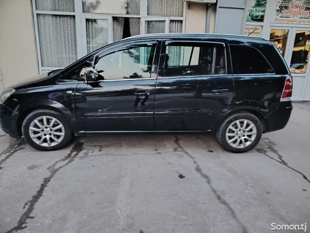 Opel Zafira 2007 · 1.9 MT