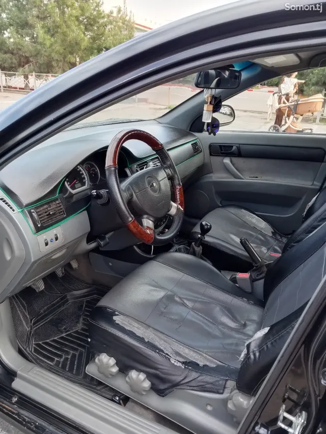 Chevrolet Lacetti 2008 · 1.6 MT